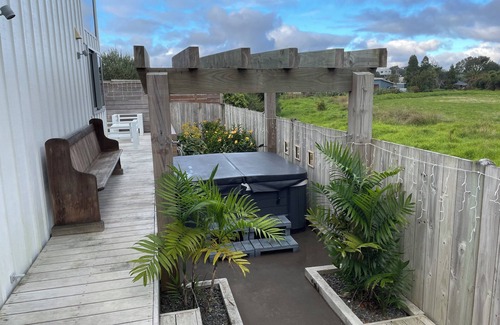 Tairua Maison | Close to the Beach, Modern, Well-Appointed