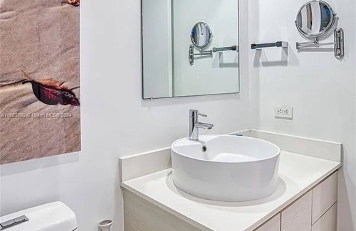 Hallandale Beach Appartement | Modern Beachwalk Studio