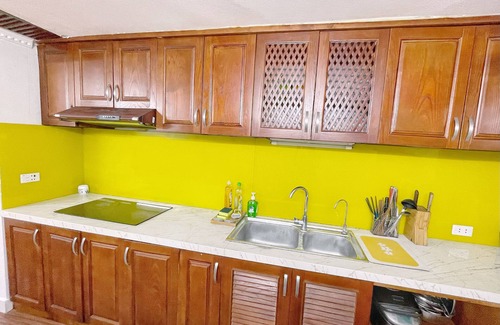 Van Mieu Maison | Modern bedrom in Liight Homstay Hanoi with Netflix, Kitchen, Washer & Dryer