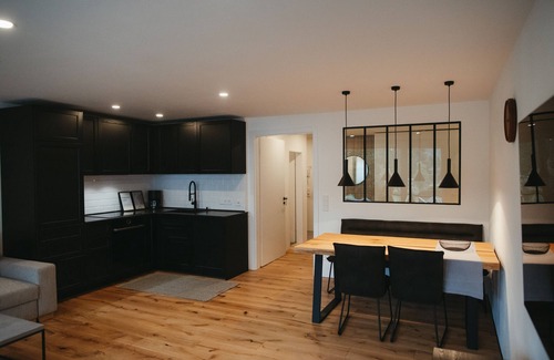 St. Blasien Appartement | Modern Black Forest loft with mountain views - ski lift, bathing lake & thermal spa