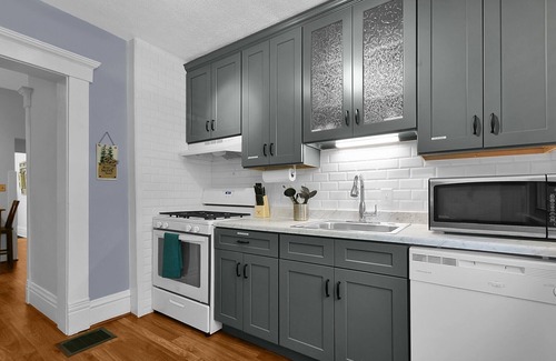 Olde Towne East Maison | Modern Boho🪴Style 1BR Near DT on Historic Street