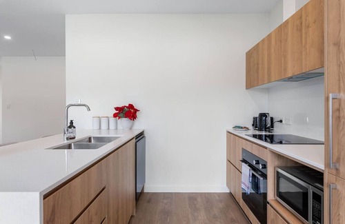 Capalaba Maison | Modern BrandNew House near Mall/Park with 2Parking