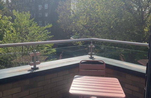 St. George's Appartement | Modern & Bright | 2 Bed | Pvt Balcony | Islington