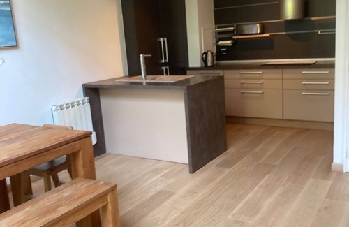 Gentilly Maison | Modern Bright Loft South Paris. Direct Connection to Metro and Airport. Parking