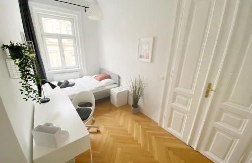 Wahring Appartement | Modern, Bright, Spacious 3-Room-Apartment in a Nice Area of Vienna