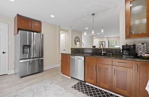 Clifton Maison | Spacious & Luxe EU TH to Relax&Enjoy -Close to IAD