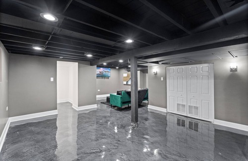 South Chicago Maison | Modern Bungalow near the beach! 20 minutes to downtown!