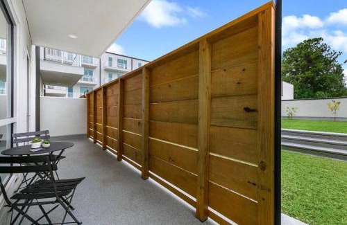 New Orleans Maison | Modern Bywater Condo Pool & Gym
