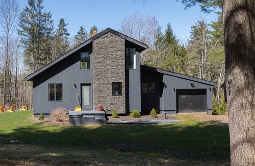 Delancey Cabine | Modern Cabin in the Catskills Pet Friendly!