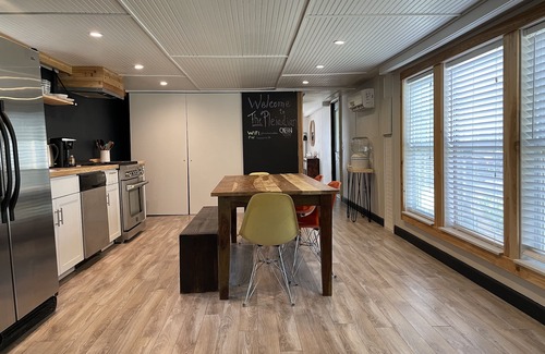 Manchaca Cabine | Modern Cabin Oasis 8 mins from Circuit of The Americas - COTA