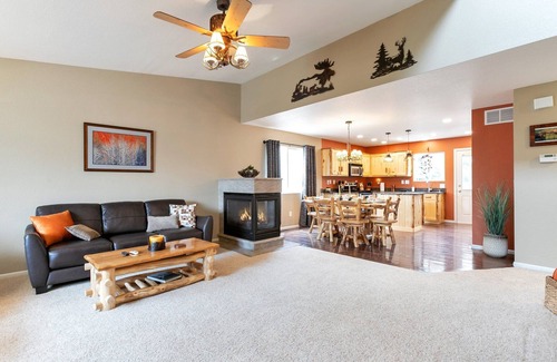 Littleton Maison | Modern Cabin Vibe, With great back yard to relax in. New furnishings and hot tub