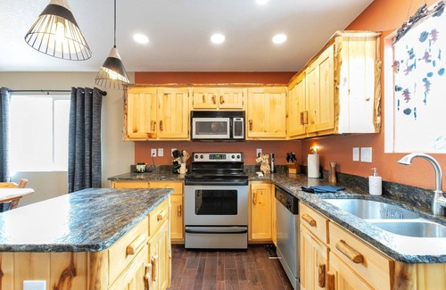 Littleton Maison | Modern Cabin Vibe, With great back yard to relax in. New furnishings and hot tub