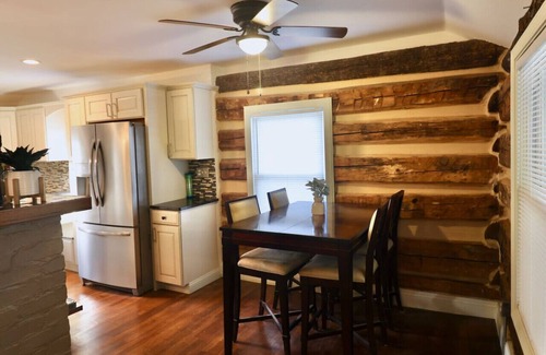 Fayetteville Cabine | Modern Cabin w/EV Charger & Work Setup!
