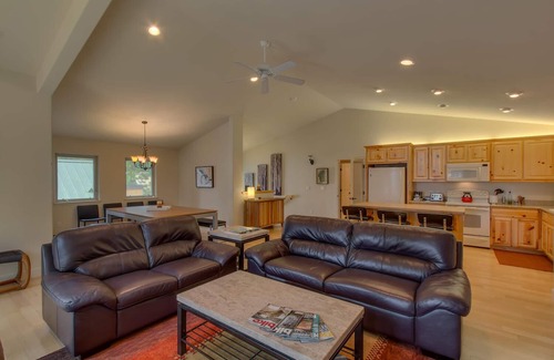 Carnelian Bay Maison | Chalet moderne / à pied du lac Tahoe / accès à tous Resorts Tahoe