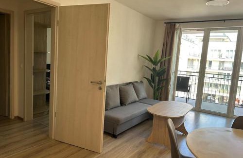 Ujlipotvaros Appartement | Modern cabin with garage