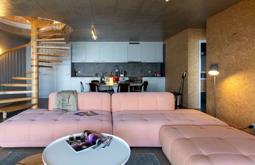 Monthey Cabine | Modern Cabin With Private Terrace Garden