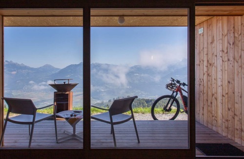 Monthey Cabine | Modern Cabin With Private Terrace Garden