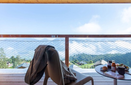 Monthey Cabine | Modern Cabin With Private Terrace Garden