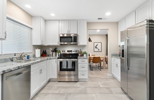 Westgreen Estates Maison | Modern Cactus - Heated Pool and Hot Tub