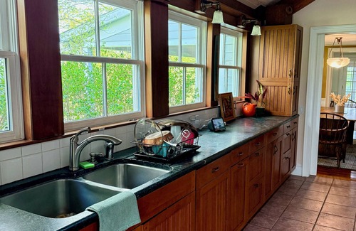 Delhi Autre | Modern Catskills Farmhouse w/Private Ponds & Views on 120+ acres, WiFi, AC