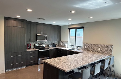Cave Creek Maison | Modern Cave Creek Home 2 Min Walk to Town Center with Garage!