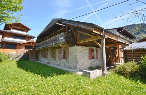 Morzine Appartement | Modern chalet for 10 near slopes with parking and WIFI