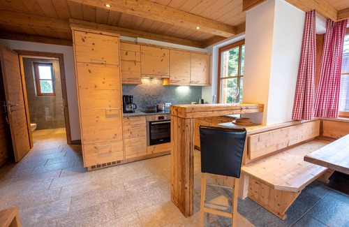 Hochkrimml Maison | Modern chalet with mountain view, sauna, and close to the lift in the Zillertal