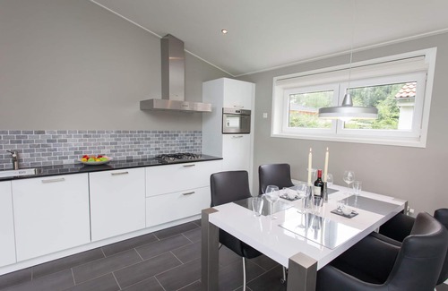 Dordtse Biesbosch Chalet De Ski | Chalet moderne avec lave-vaisselle près du Biesbosch