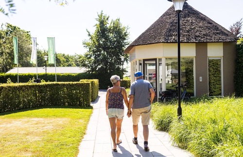 Municipality of Veldhoven Chalet De Ski | Chalet moderno sobre el agua en Brabant Kempen