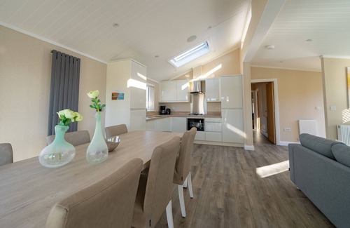 Linden Chalet De Ski | Chalet moderne avec lave-vaisselle, proche d'une réserve naturelle