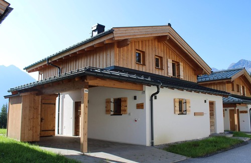 Hochkrimml Maison | Modern chalet with mountain view, sauna, and proximity to the lift in the Ziller