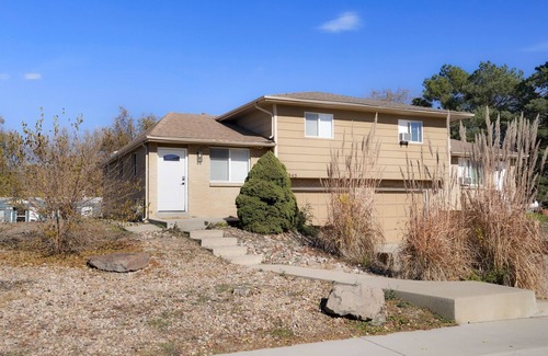 Wheat Ridge Maison | Modern Charmer|Sleeps 10|Close to Denver|Mountains
