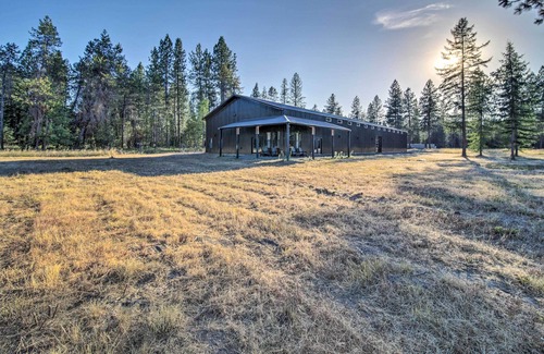 Chattaroy Cabine | NEW! Modern Chattaroy Cabin: 24 Mi to Mt Spokane!