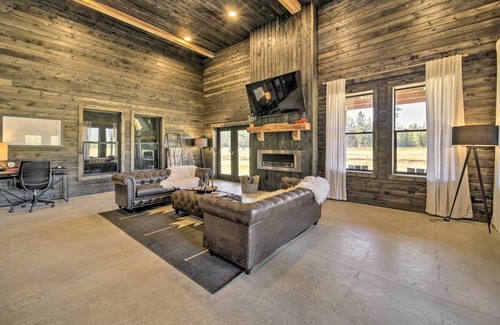 Chattaroy Cabine | NEW! Modern Chattaroy Cabin: 24 Mi to Mt Spokane!