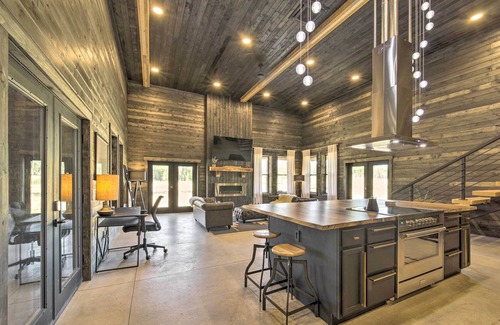 Chattaroy Cabine | NEW! Modern Chattaroy Cabin: 24 Mi to Mt Spokane!