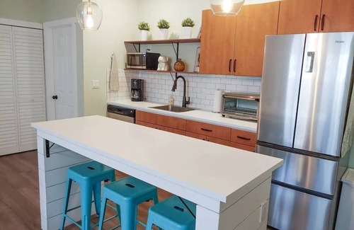Castle Rock Maison | Modern Chic Downtown Home--Walk to Everything!