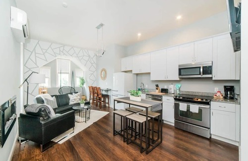 Allegheny-West Appartement | Modern Chic Suite - Amazing Location - GroupStay