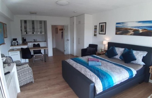 Bahnhofsvorstadt Appartement | Modern City Apartment with balcony and nice parc view