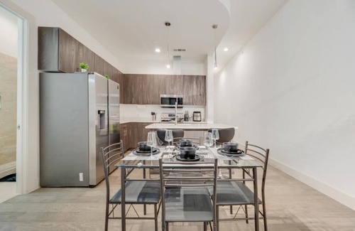 Cedars Appartement | Modern Cityviews I Gym I Free Parking