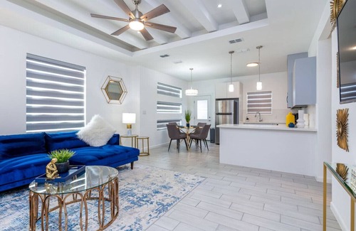 McAllen Maison | ✨Modern✨Close to mall hospitals 2bed2bath King bed