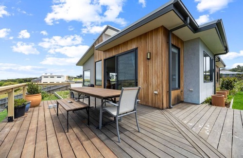 Kilcunda Maison | Modern Coastal Escape: Pet Friendly with Fireplace