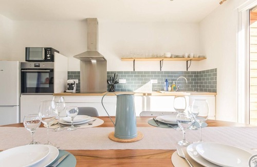 Glatigny Cottage | Maison moderne près de la côte accueillant les animaux, avec jardin clos et parking