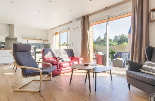 Glatigny Cottage | Maison moderne près de la côte accueillant les animaux, avec jardin clos et parking