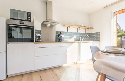 Glatigny Cottage | Maison moderne près de la côte accueillant les animaux, avec jardin clos et parking
