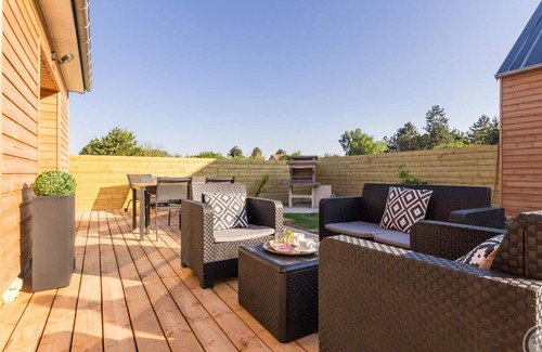 Glatigny Cottage | Maison moderne près de la côte accueillant les animaux, avec jardin clos et parking