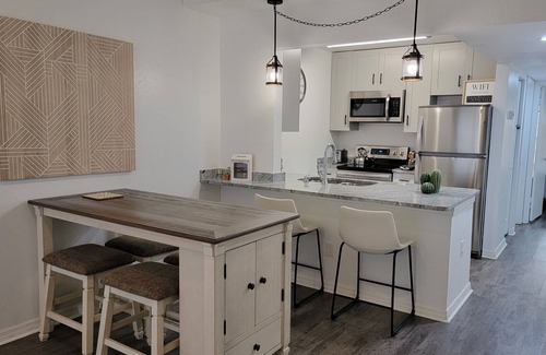 Gainesville Maison | 🌟 Modern Comfort Awaits in Gainesville Condo 🌆🏡