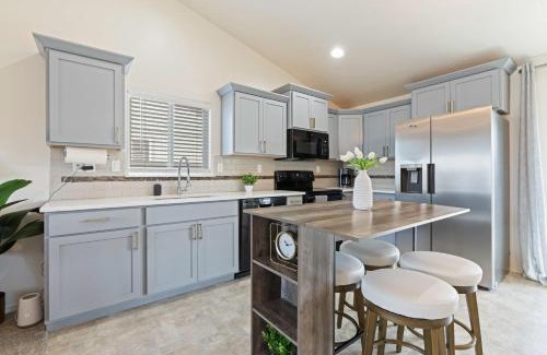 Caldwell Maison | Modern Comfort Caldwell 3b2b Home Sleeps 8!
