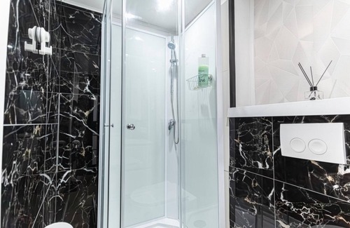Ghent City Centre Appartement | Modern Comfort: Elegant 5 BR Apt. at Ghent's Core