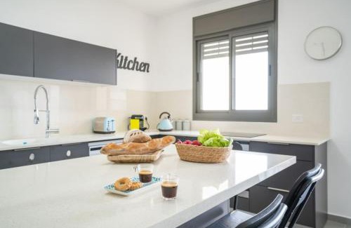 Nahariya Appartement | Modern Comfort Escape by Sea N' Rent