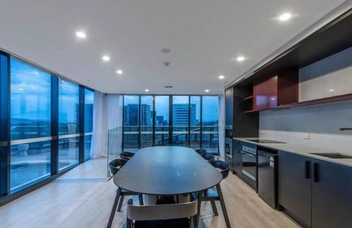 Reid Appartement | Modern Comfort in Heart of City-CBD, Pool, Central